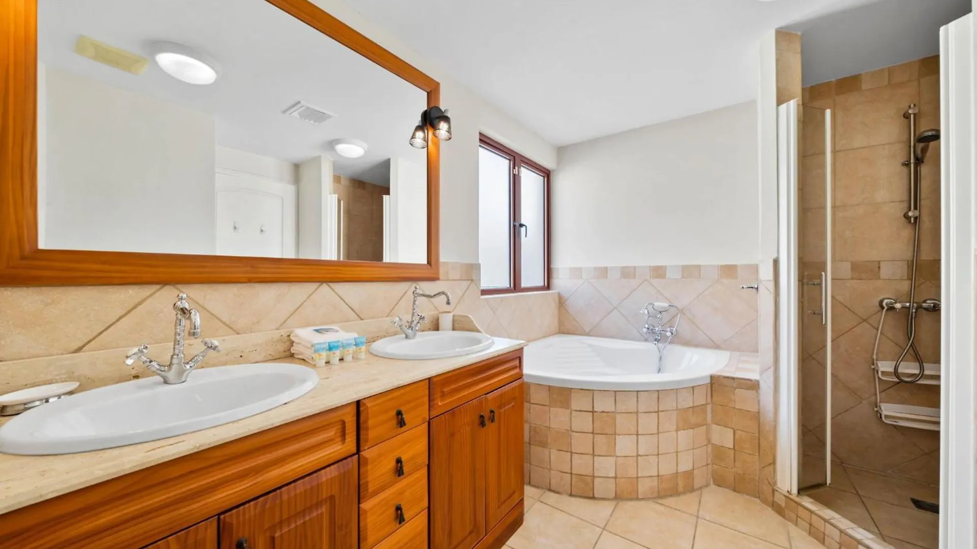 Caya Bista Lama 26 Palm Beach Nyaraló
