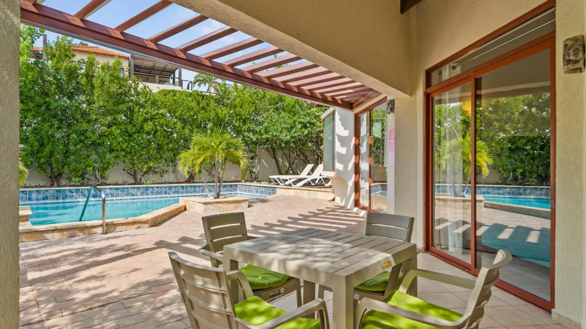 Caya Bista Lama 26 Palm Beach Holiday home